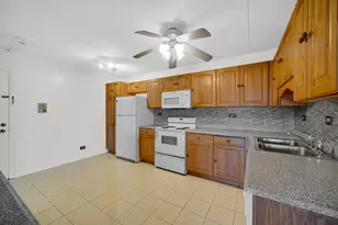 511 Timber Ridge Dr, Carol Stream, IL 60188 - Photo 9