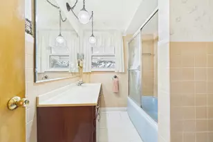 9275 Clancy Dr, Des Plaines, IL 60016 - Photo 19