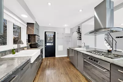 478 Kent Road, Riverside, IL 60546 - Photo 11