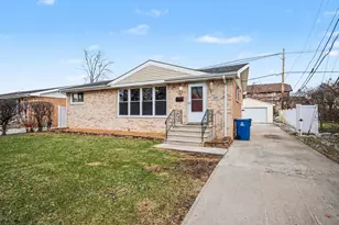 355 Iris Ln, Chicago Heights, IL 60411 - Photo 3