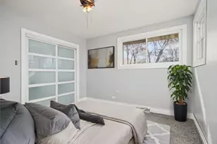 355 Iris Ln, Chicago Heights, IL 60411 - Photo 15