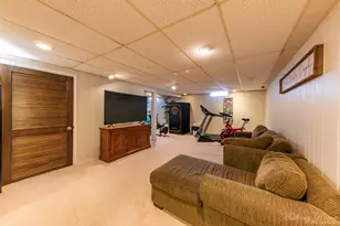 533 N Beck Rd, Lindenhurst, IL 60046 - Photo 17