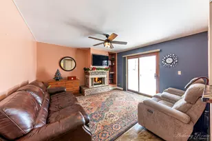 533 N Beck Rd, Lindenhurst, IL 60046 - Photo 9