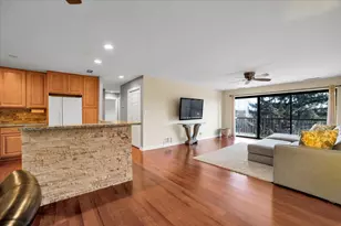 1105 N Mill St, Naperville, IL 60563 - Photo 9