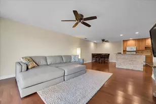 1105 N Mill St, Naperville, IL 60563 - Photo 5