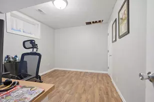 1020 Laesch Ave, Bloomington, IL 61704 - Photo 15