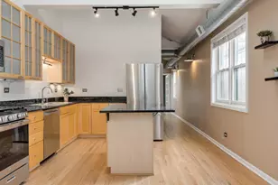 2406 W Flournoy St, Chicago, IL 60612 - Photo 9