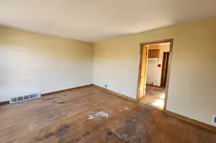 5711 S Mayfield Ave, Chicago, IL 60638 - Photo 3