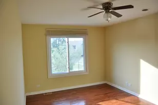 415 Harrison Ct, Vernon Hills, IL 60061 - Photo 5