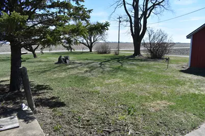 597 Cr 100 E, Riverdale, IL 61851 - Photo 3