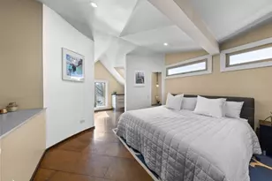 2334 W Medill Ave, Chicago, IL 60647 - Photo 13