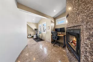 2334 W Medill Ave, Chicago, IL 60647 - Photo 17