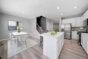 1004 Atterberg Rd, South Elgin, IL 60177 - Photo 7