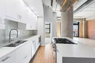 360 W Illinois St, Chicago, IL 60654 - Photo 13