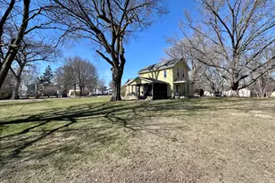 307 2nd St W, Lyndon, IL 61261 - Photo 33