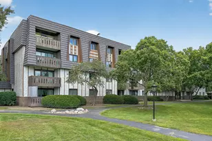 13200 W Heiden Cir, Lake Bluff, IL 60044 - Photo 1