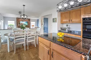 1348 Normandy Ln, Bartlett, IL 60103 - Photo 7
