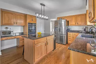 1348 Normandy Ln, Bartlett, IL 60103 - Photo 9