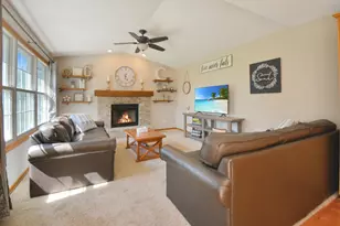 104 Hunter Ct, Hudson, IL 61748 - Photo 49