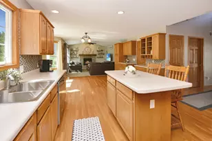 104 Hunter Ct, Hudson, IL 61748 - Photo 43