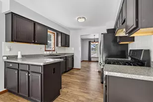 5815 Candover Rd, Loves Park, IL 61111 - Photo 11