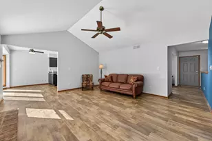 5815 Candover Rd, Loves Park, IL 61111 - Photo 15