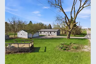 23007 Lovell Road, Sycamore, IL 60178 - Photo 9