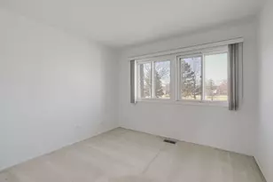 736 Clohesey Dr, Buffalo Grove, IL 60089 - Photo 11