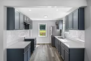 1725 E 158th St, South Holland, IL 60473 - Photo 9