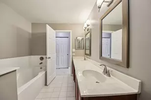 808 Old Checker Rd, Buffalo Grove, IL 60089 - Photo 19