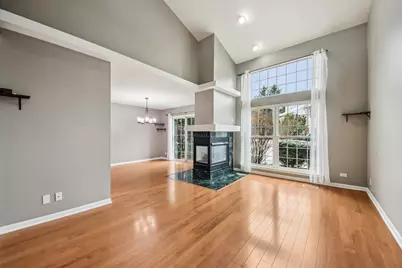 808 Old Checker Road, Buffalo Grove, IL 60089 - Photo 3