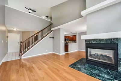 808 Old Checker Road, Buffalo Grove, IL 60089 - Photo 5