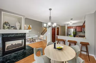 808 Old Checker Rd, Buffalo Grove, IL 60089 - Photo 7