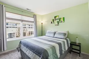 136 Durango Dr, Gilberts, IL 60136 - Photo 9