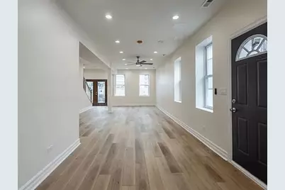1013 W 18th Place, Chicago, IL 60608 - Photo 5