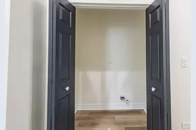 1013 W 18th Place, Chicago, IL 60608 - Photo 17