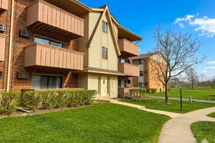 11 Cedar Ct, Vernon Hills, IL 60061 - Photo 1