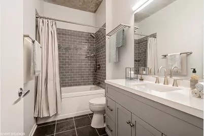 [Address not provided], Evanston, IL 60201 - Photo 7