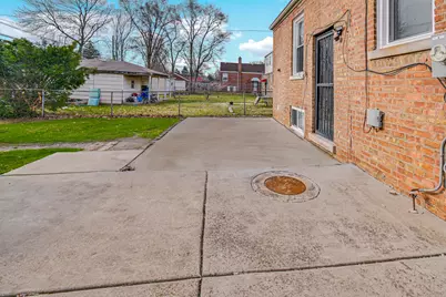 12743 S Lowe Avenue, Chicago, IL 60628 - Photo 21