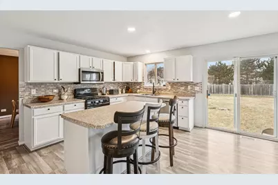 2410 Miriam Avenue, Zion, IL 60099 - Photo 5