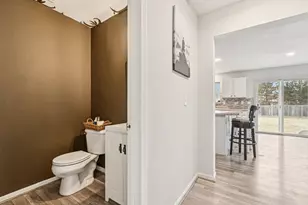 2410 Miriam Ave, Zion, IL 60099 - Photo 9