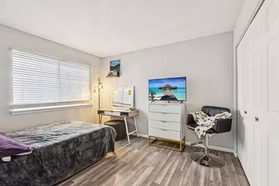 2410 Miriam Avenue, Zion, IL 60099 - Photo 15