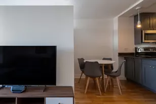 450 W Briar Pl, Chicago, IL 60657 - Photo 5