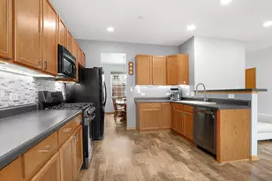 6577 Pine Lake Dr, Tinley Park, IL 60477 - Photo 3