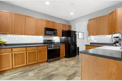 6577 Pine Lake Drive, Tinley Park, IL 60477 - Photo 7