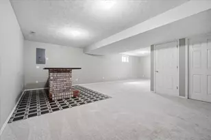 1308 Beacon Hill Ct, Normal, IL 61761 - Photo 23