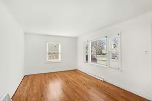 995 S Swain Ave, Elmhurst, IL 60126 - Photo 3