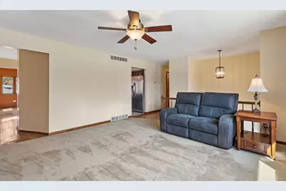 47 Lockman Circle, Elgin, IL 60123 - Photo 5