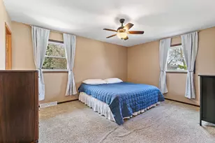 47 Lockman Cir, Elgin, IL 60123 - Photo 9