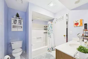 820 N Lakeside Dr, Vernon Hills, IL 60061 - Photo 17